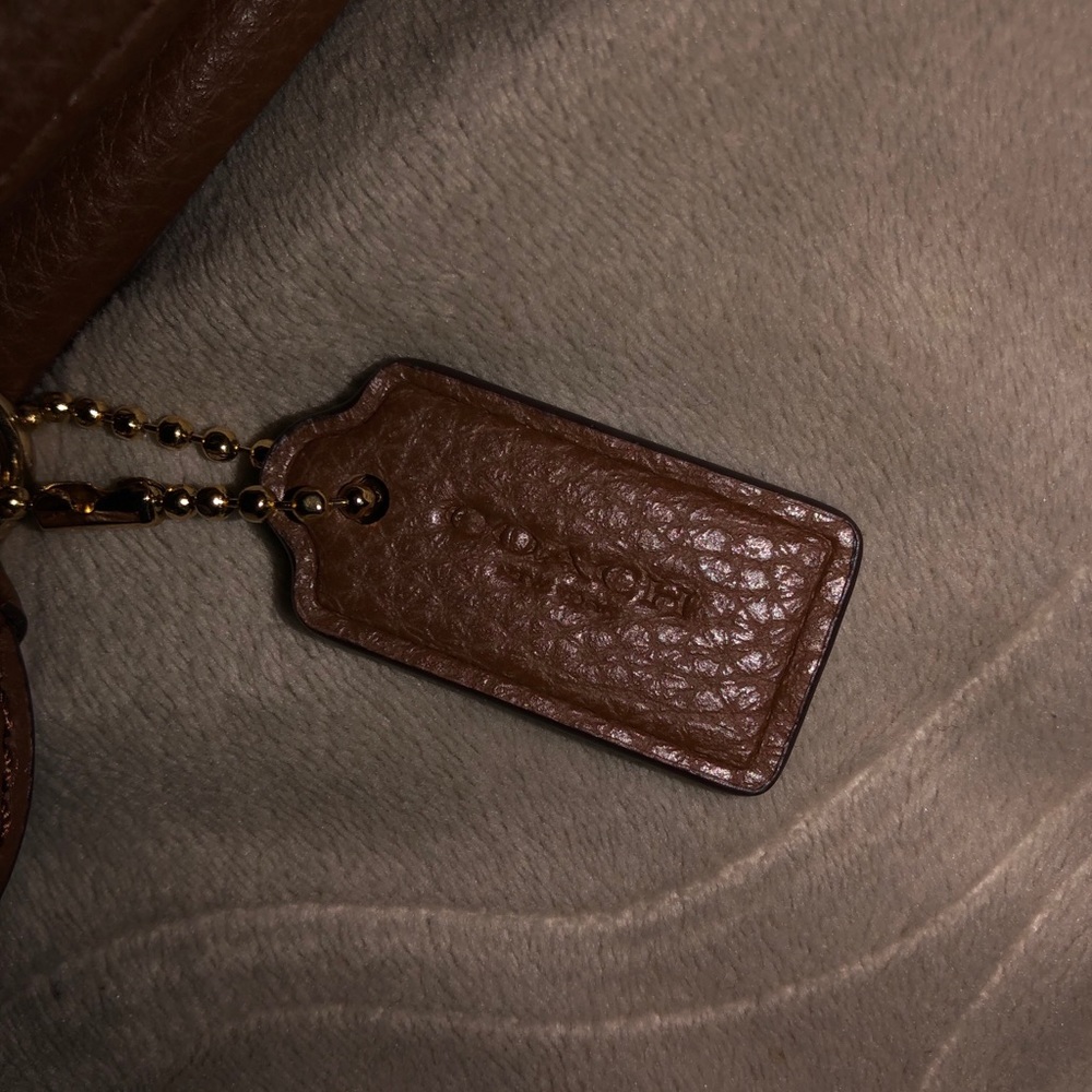 Coach small wristlet, never worn. Tags on it - Picture 3 of 6